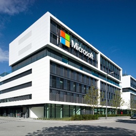 Light-flooded offices in the new Microsoft company headquarters
