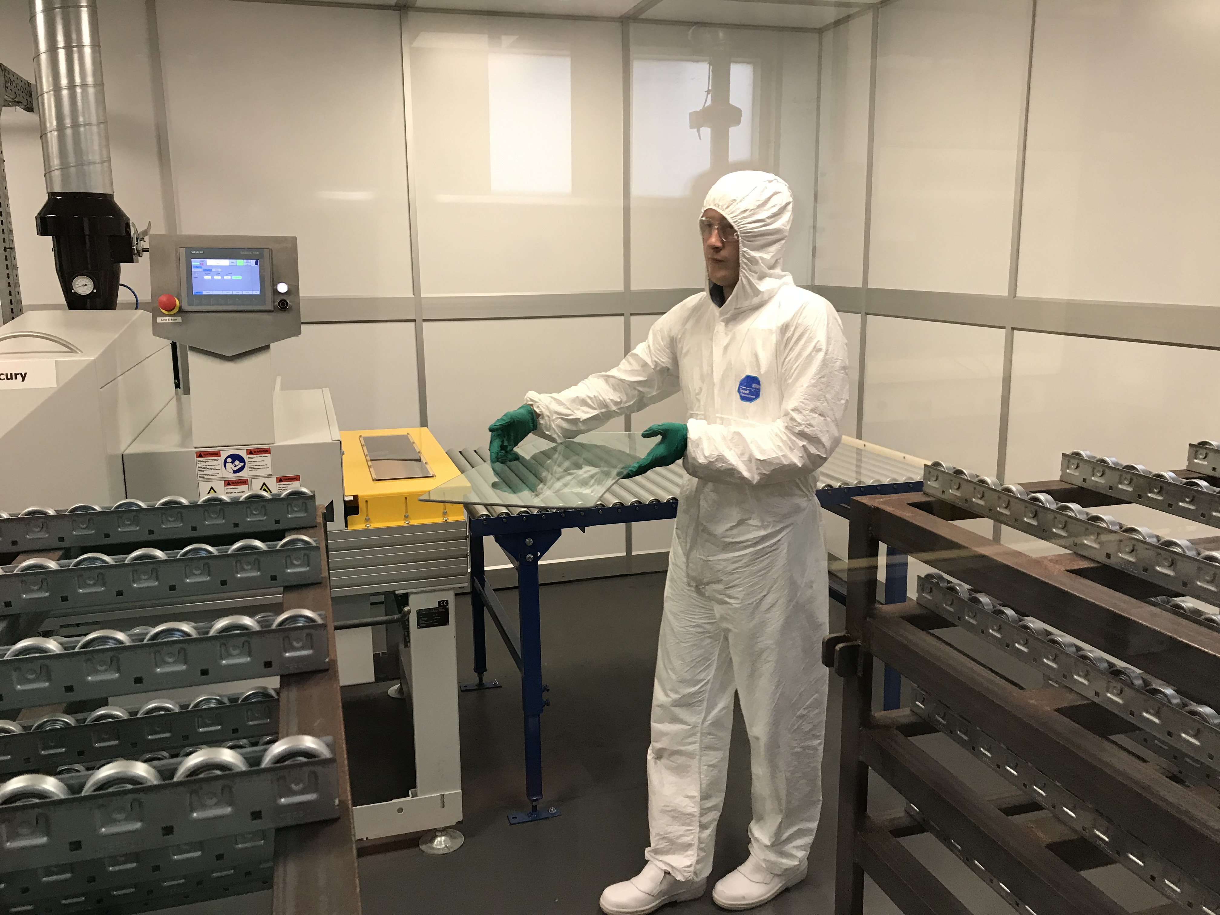 Blick ins Forschungslabor, Pilkington Group Limited Lathom, UK