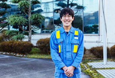 舞鶴事業所 製造社員 小西さん 写真