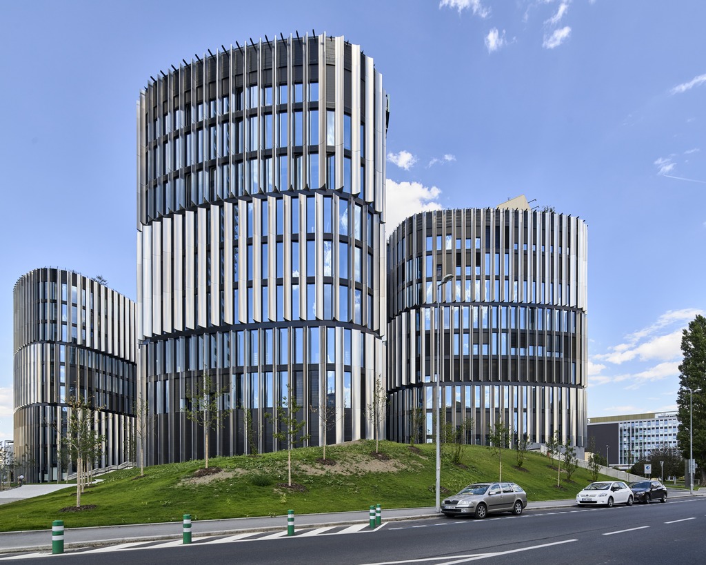 Main Point Pancrac, Prague, Czech Republic with Pilkington Activ Suncool