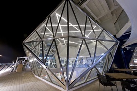 The diamond-shaped glass structure is a special feature of the vessels of TUI Cruises.