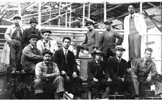 Japanske og amerikanske ingeniører på Fujitama fabrikken