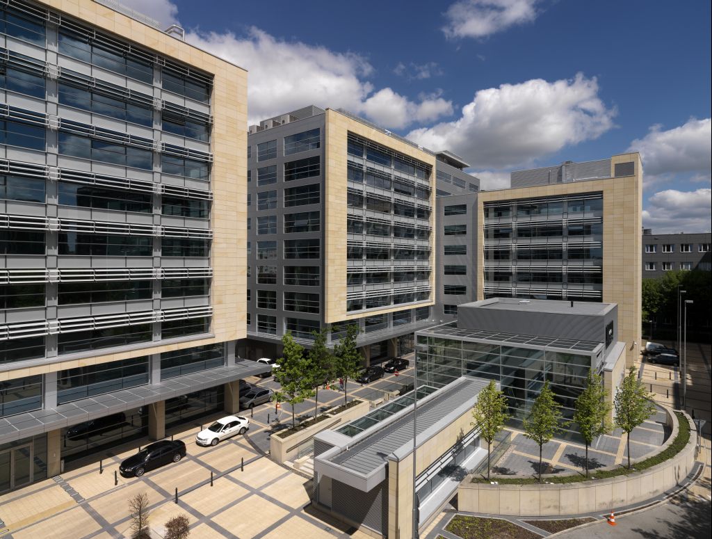 Adgar Plaza w Warszawie - Pilkington Suncool™ 50/25