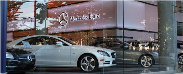 Mercedes Banner photo