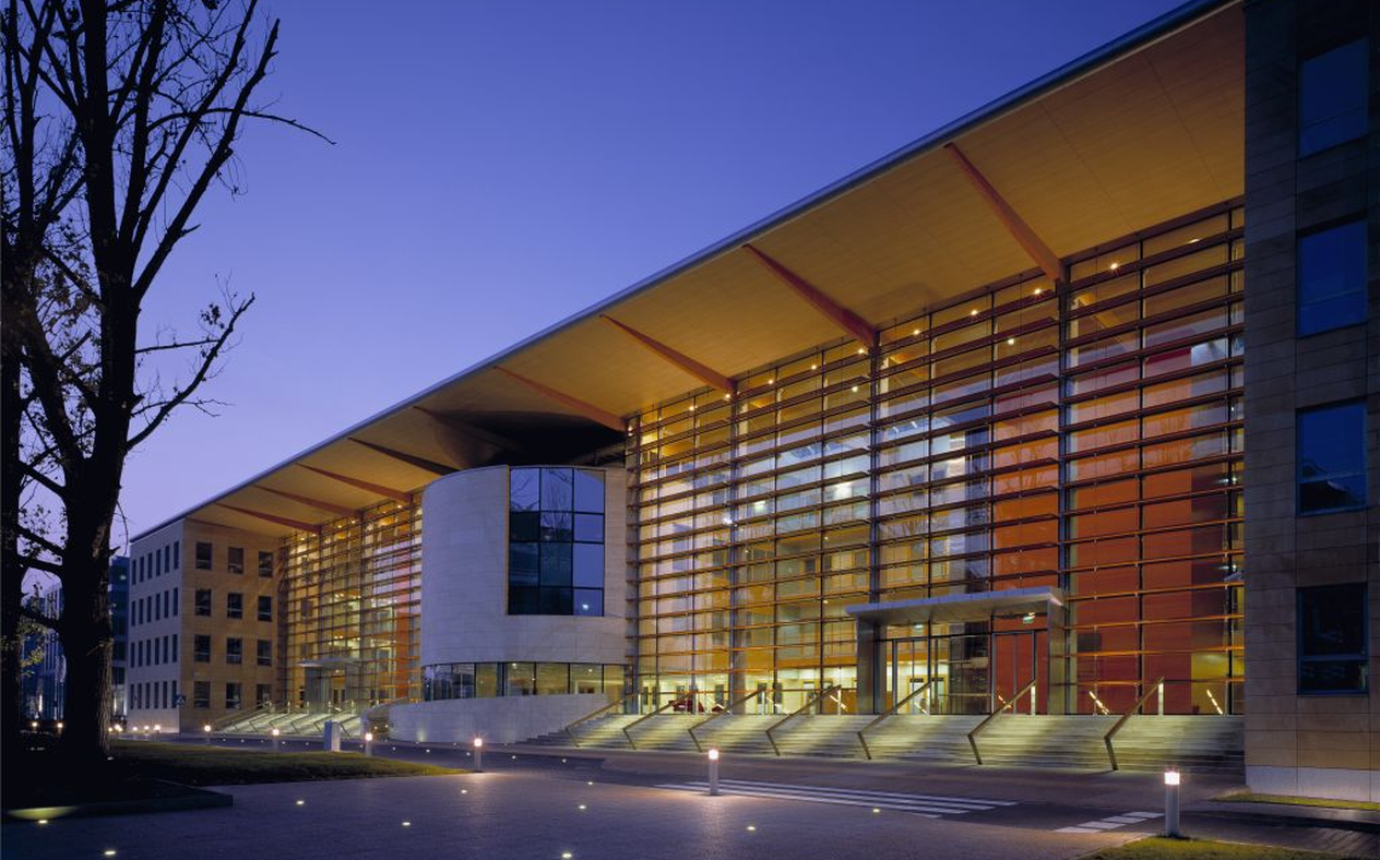 Office building Tulipan House in Warsaw