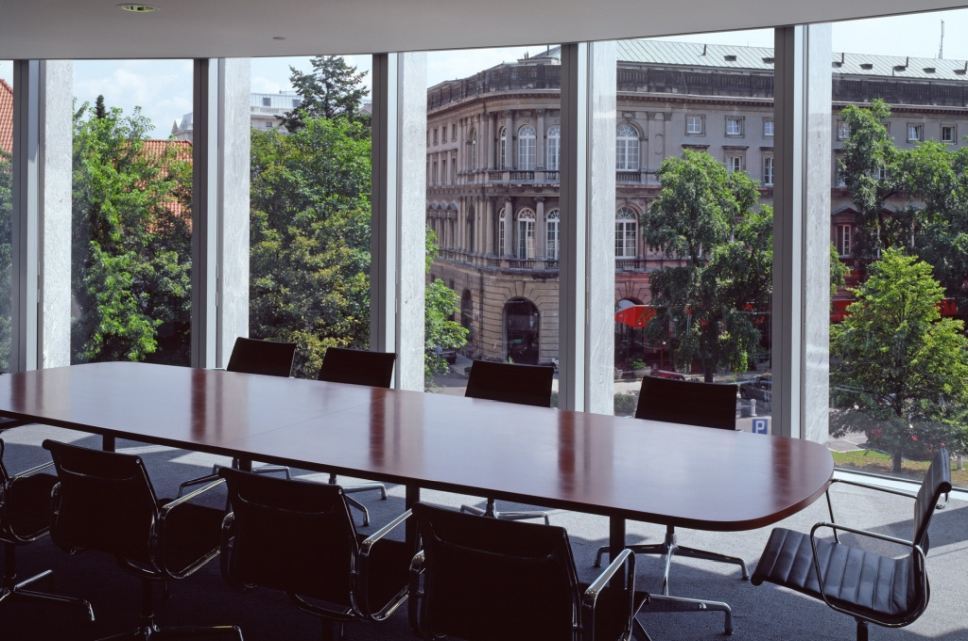 Metropolitan office building with noise control glass