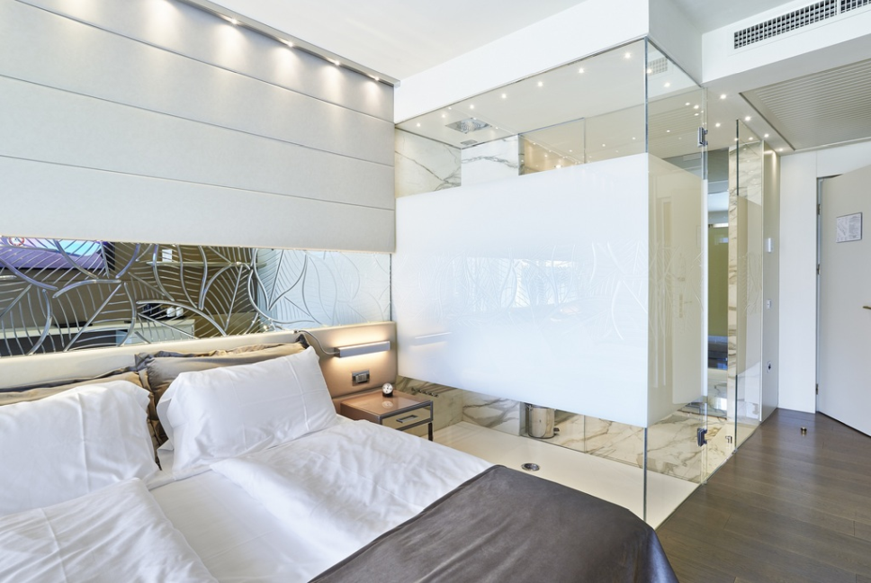 The Park Hotel Imperial, situated in Limone del Garda with Pilkington Glass