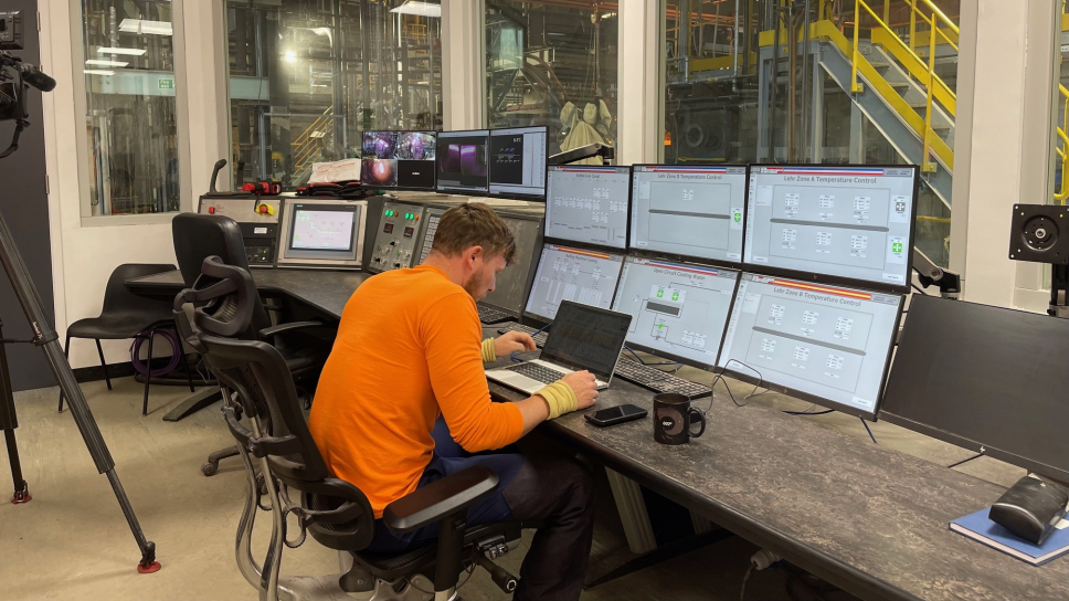 The new RP5 control room at Pilkington UK Greengate works